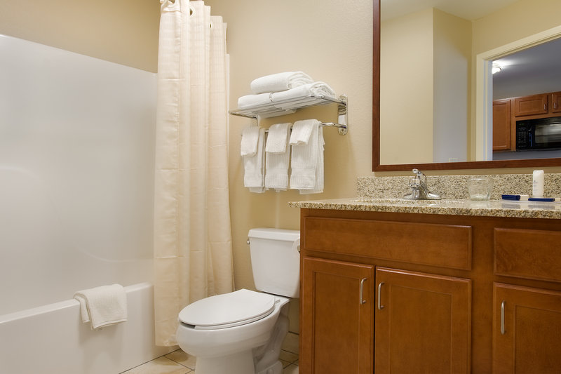 CANDLEWOOD SUITES AT MAURINE