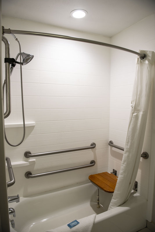 KING HEAR MOBILITY ACCESSIBLE TUB NOSMK