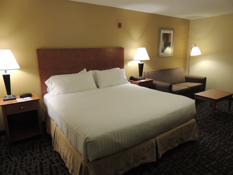 HOLIDAY INN EXP STE TRUSSVILLE