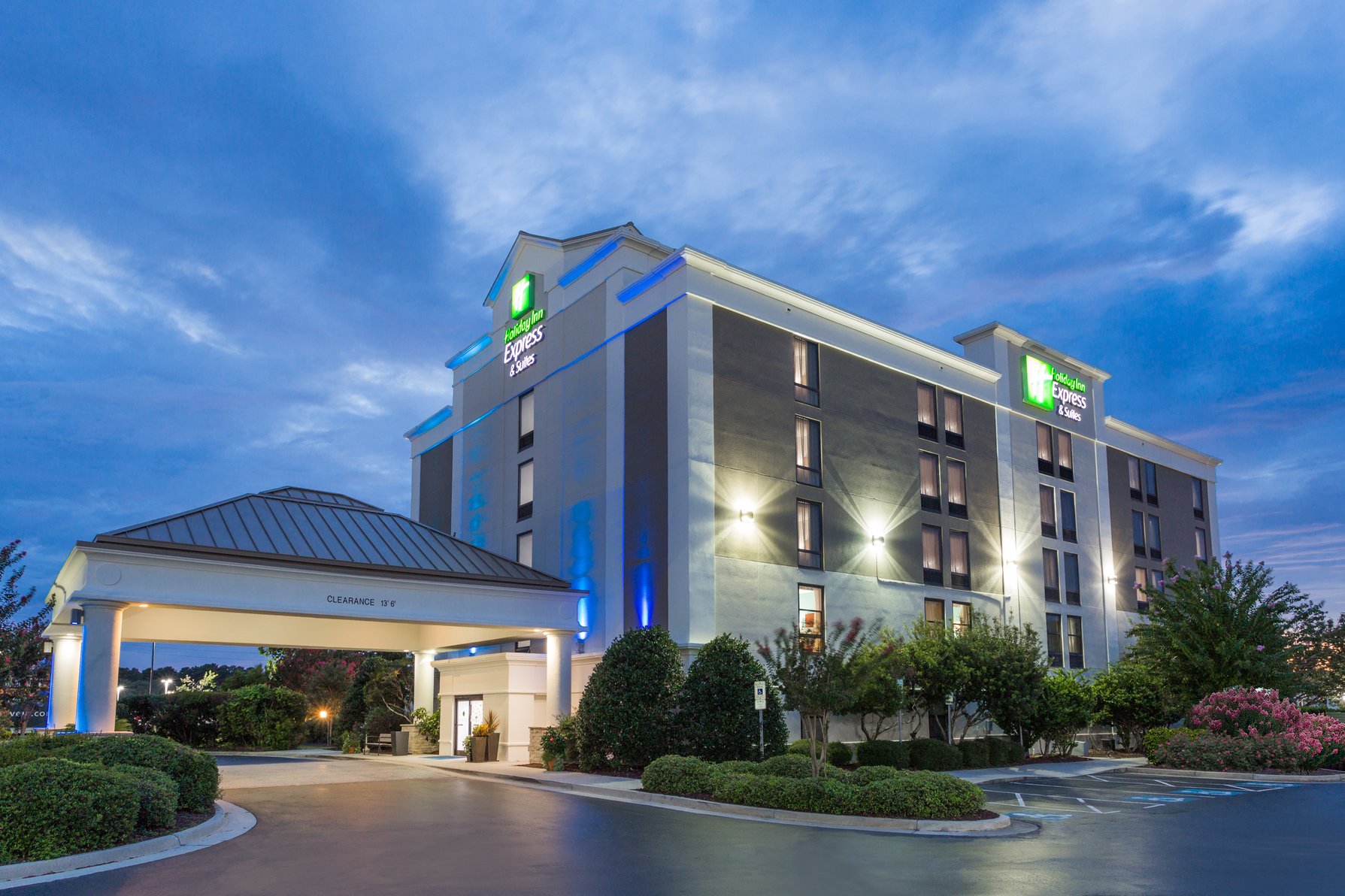 Stay in the heart of Wilmington, NC. 