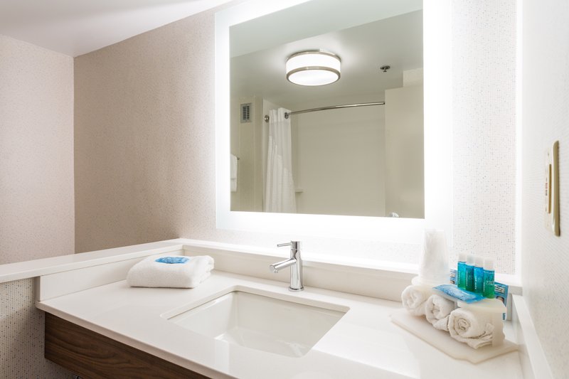 Holiday Inn Express Wilmington University Center