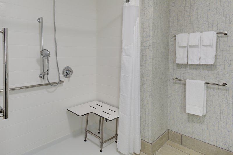 KING MOBIL ACCESSIBLE ROLL IN SHWR NOSMK