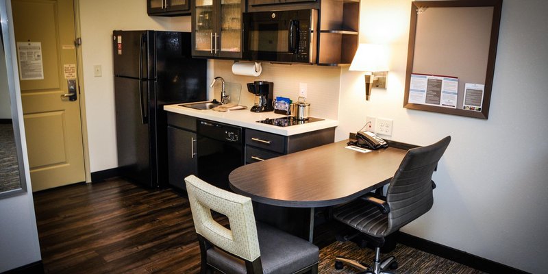 CANDLEWOOD SUITES PEARL