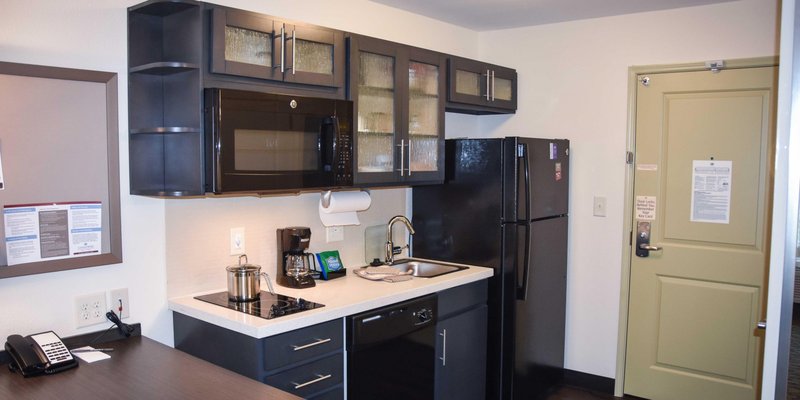 CANDLEWOOD SUITES PEARL
