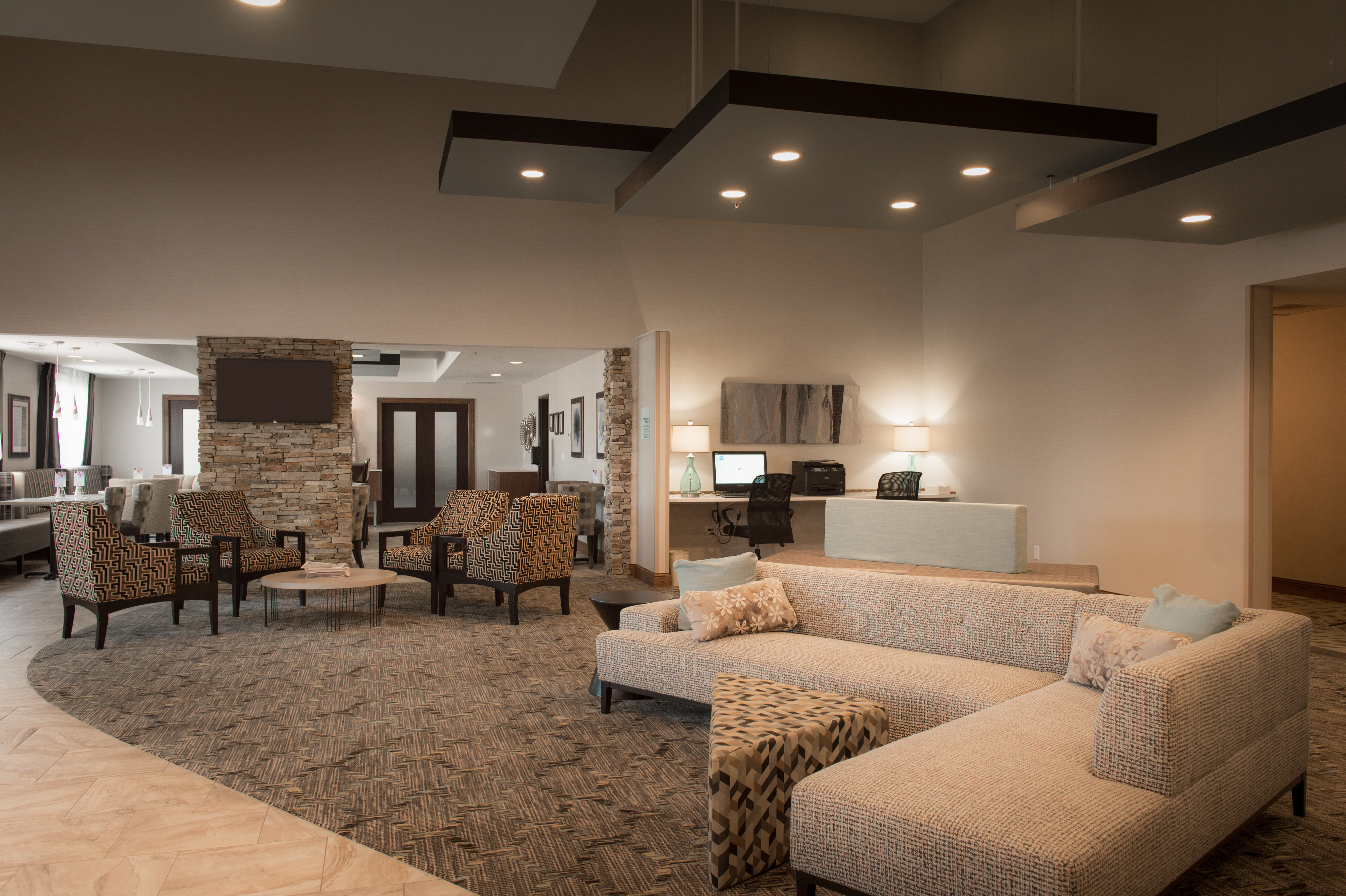 HOLIDAY INN EXPRESS LE CLAIRE