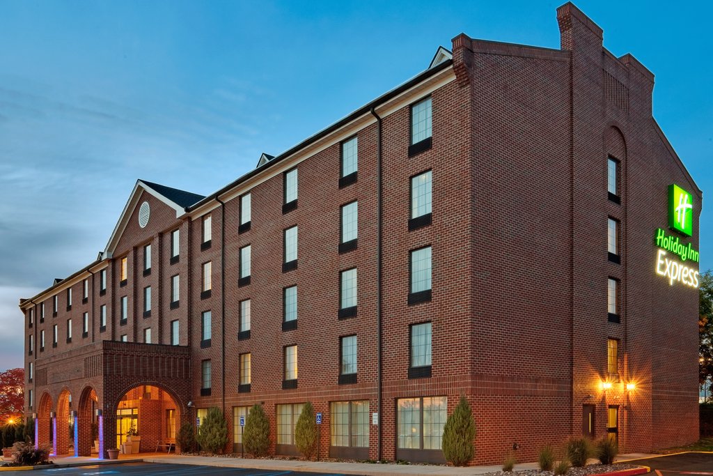 Welcome to our Holiday Inn Express Harrisburg East hotel