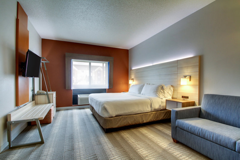 HOLIDAY INN EXPRESS BROWN DEER