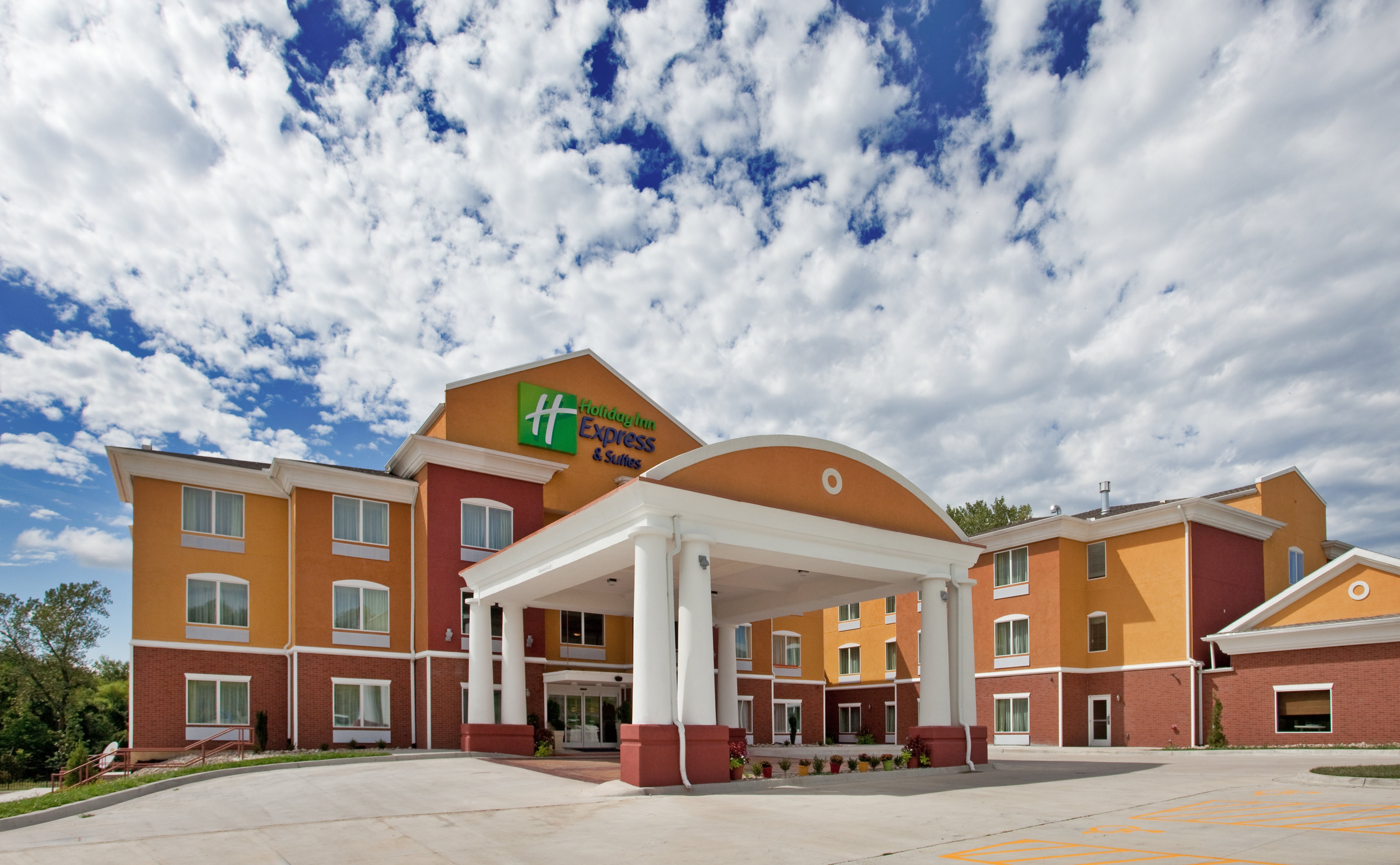 Holiday Inn Express & Suites Kansas City