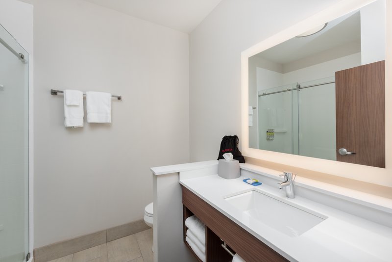 Holiday Inn Express and Suites St. Louis – Chesterfield