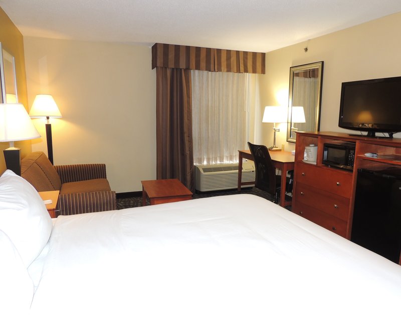 HOLIDAY INN EXP STE TRUSSVILLE