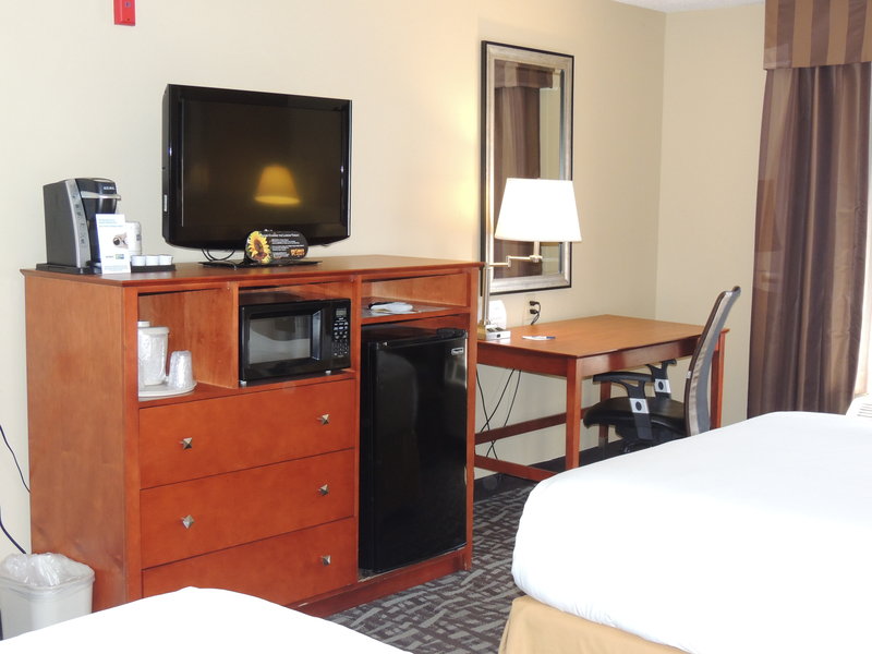 2 QUEEN BEDS NONSMOKING