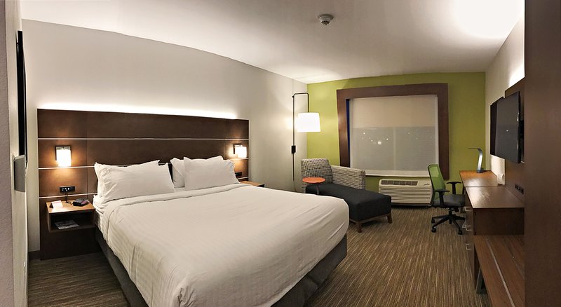 Holiday Inn Express and Suites Sterling