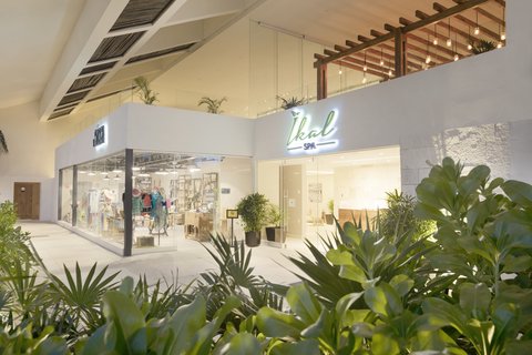 Spa & gift shop