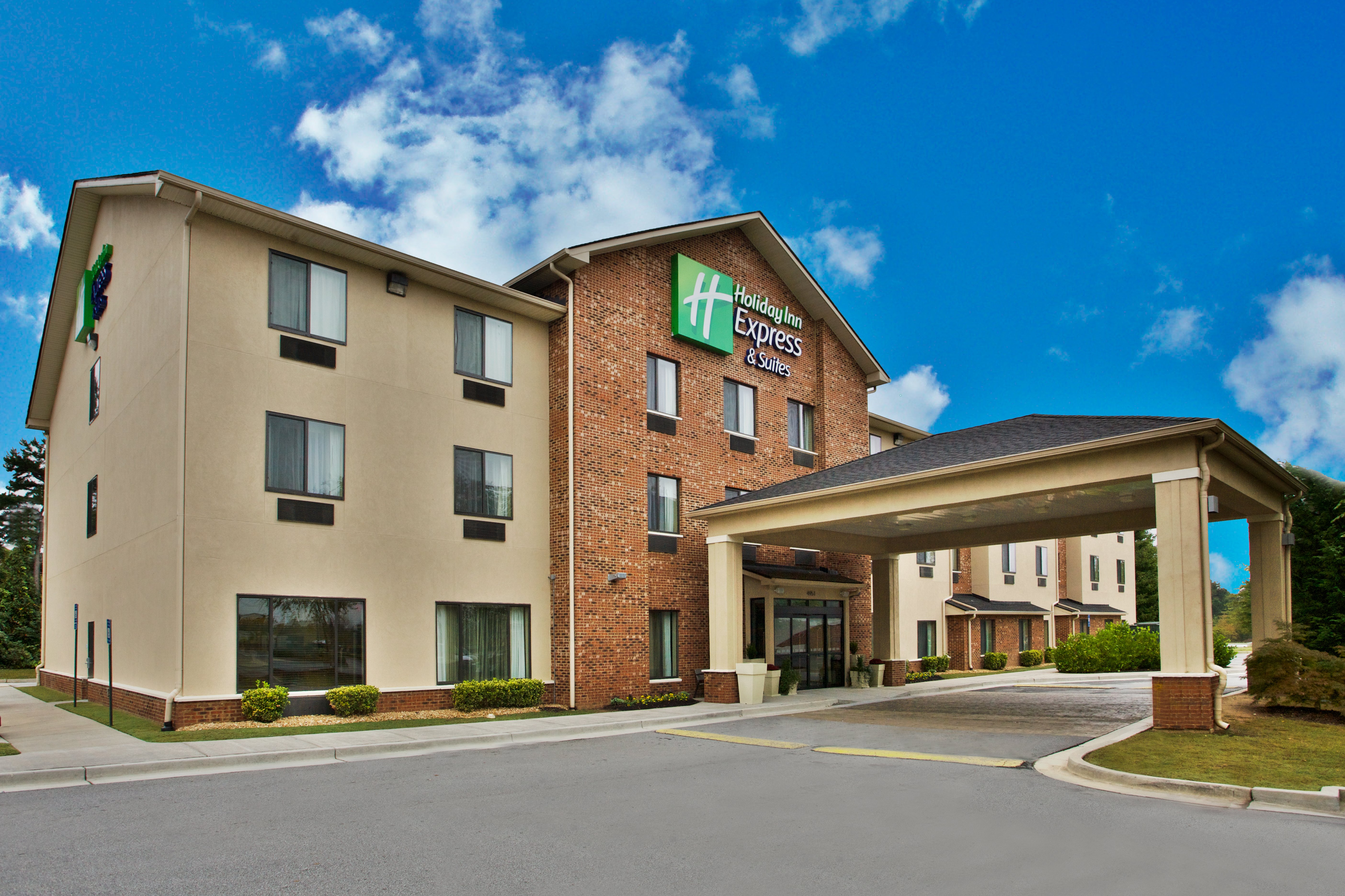 Holiday Inn Express & Stes Buford NE