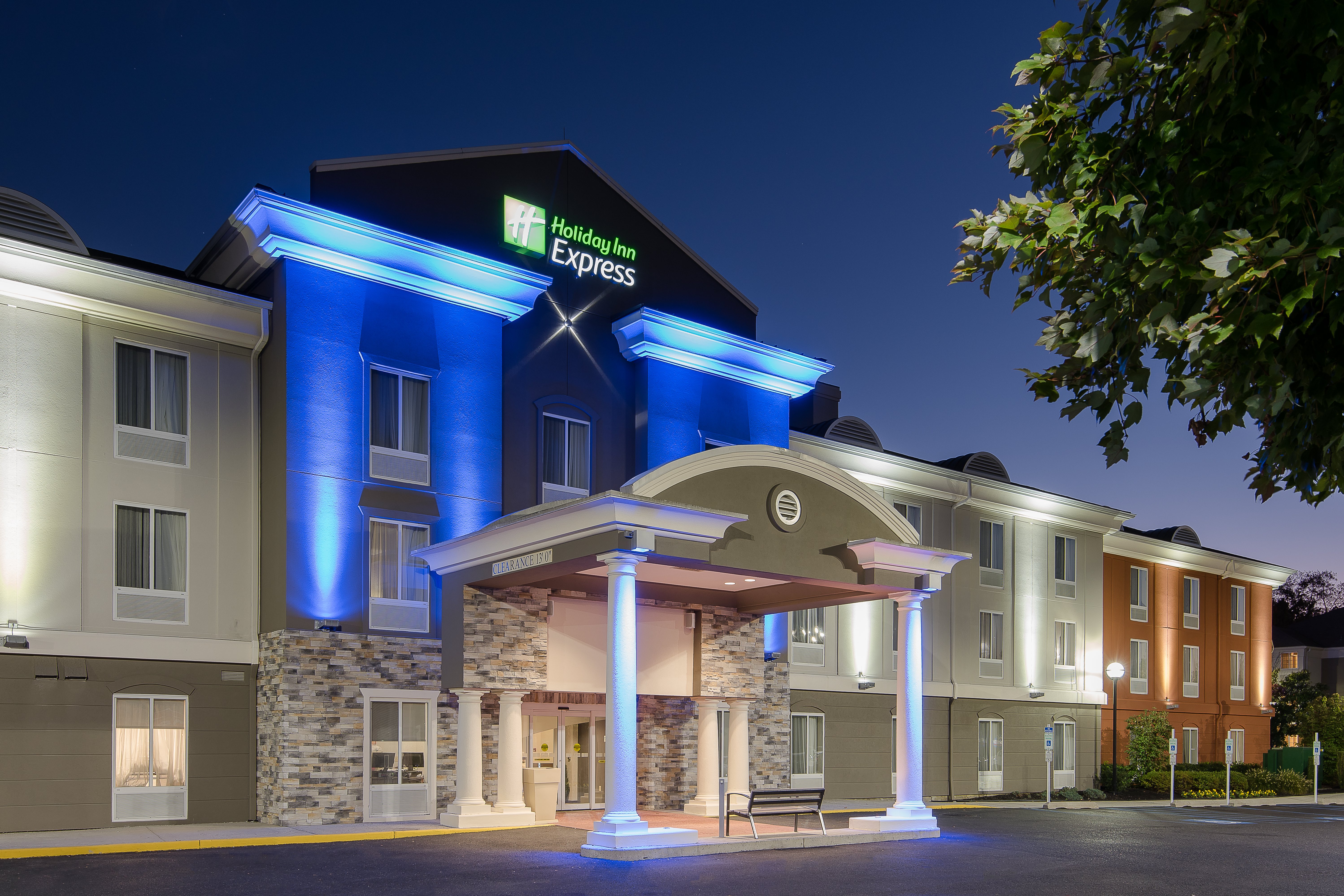 Holiday Inn Express & Suites Mt Laurel