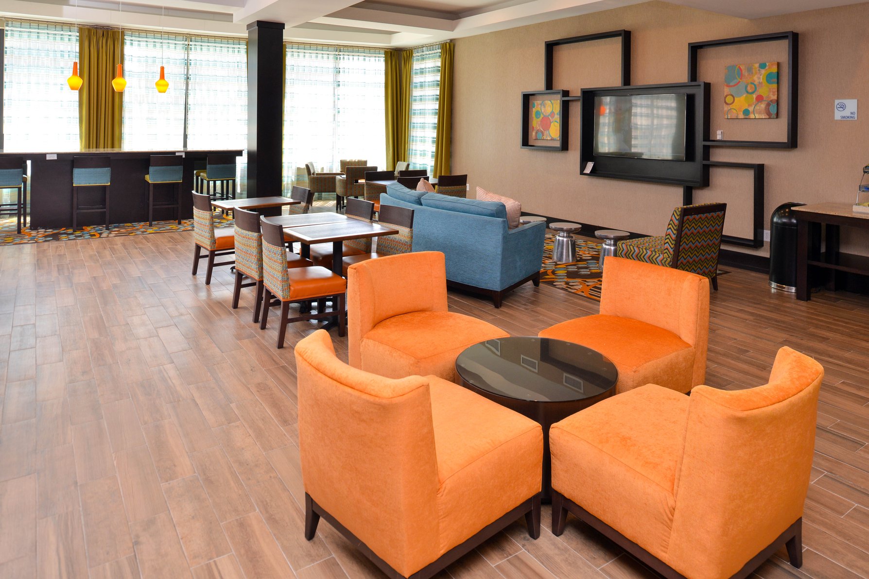 Holiday Inn Express & Suites Austin South Lobby 