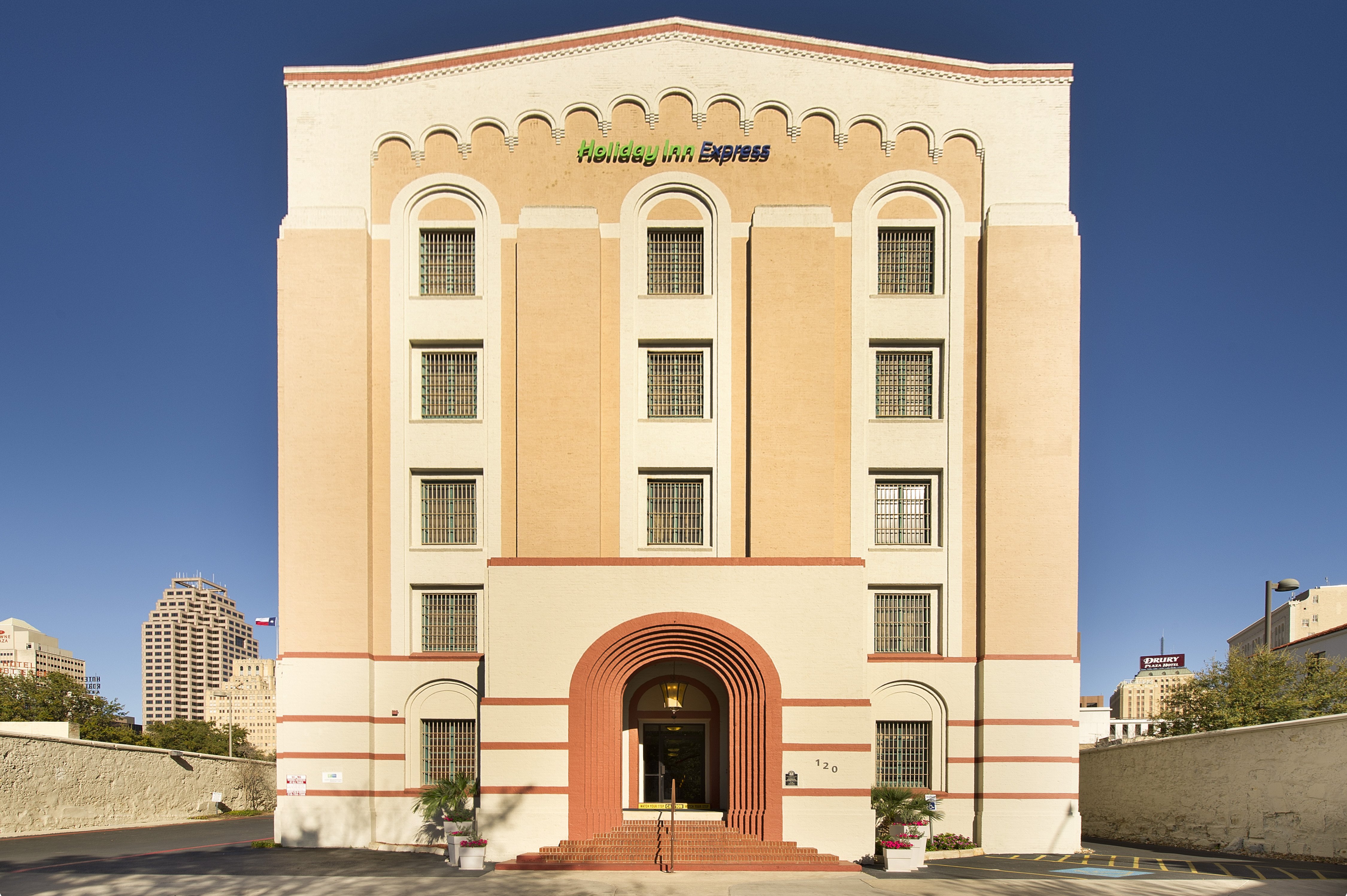 Holiday Inn Express Alamo-Riverwalk