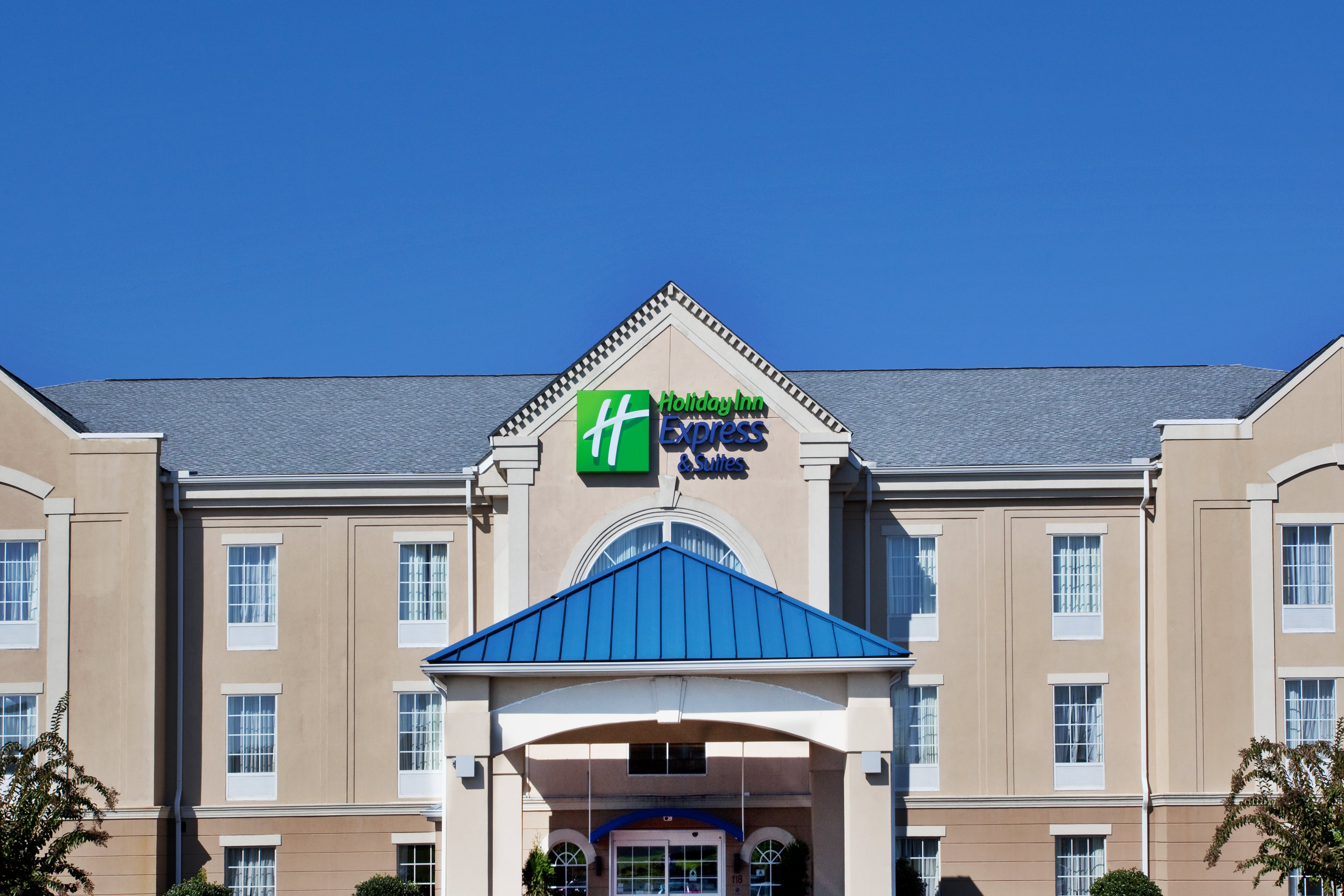 Holiday Inn Express Hotel & Suites