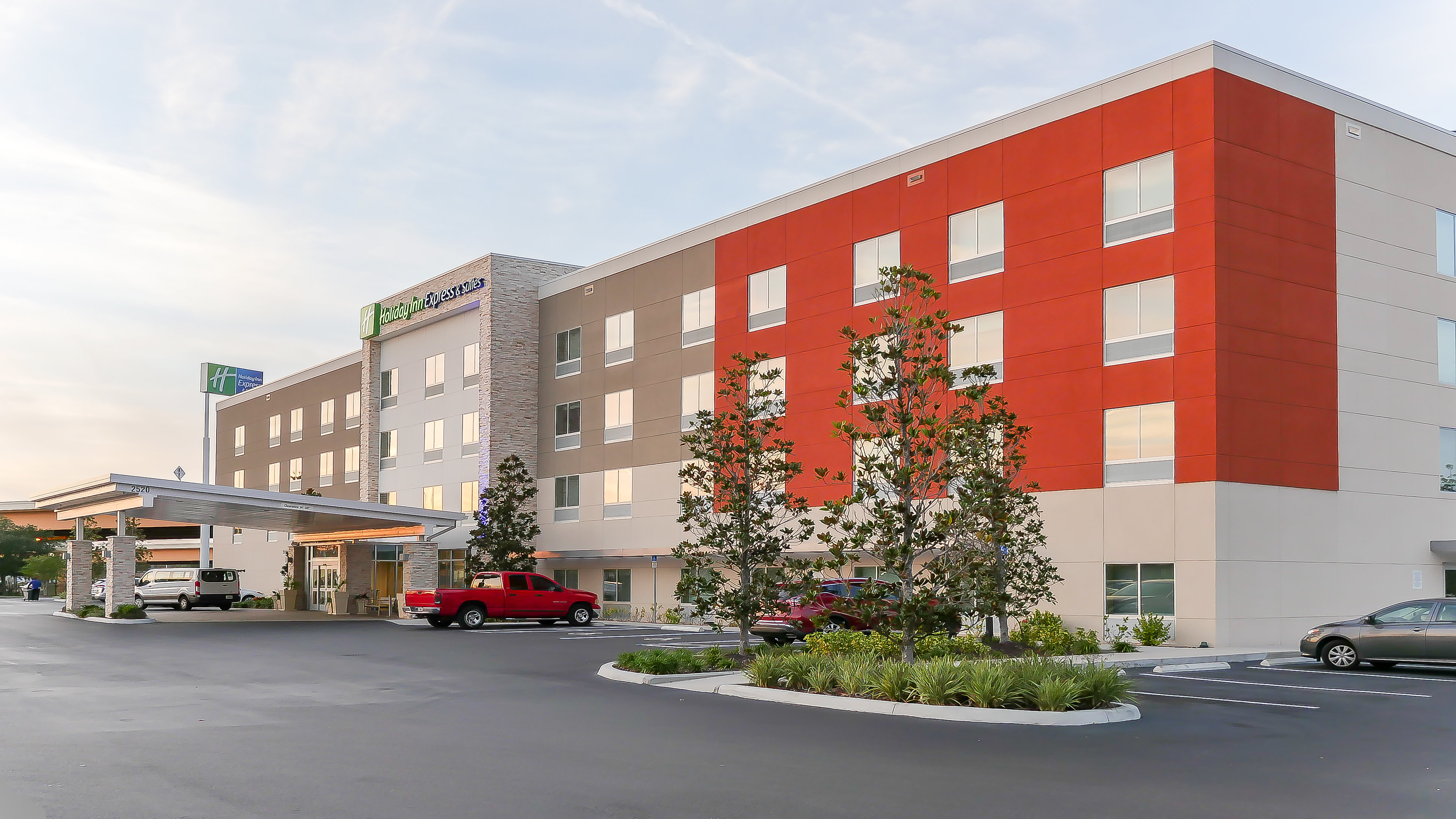 Holiday Inn Express & Suites Tampa