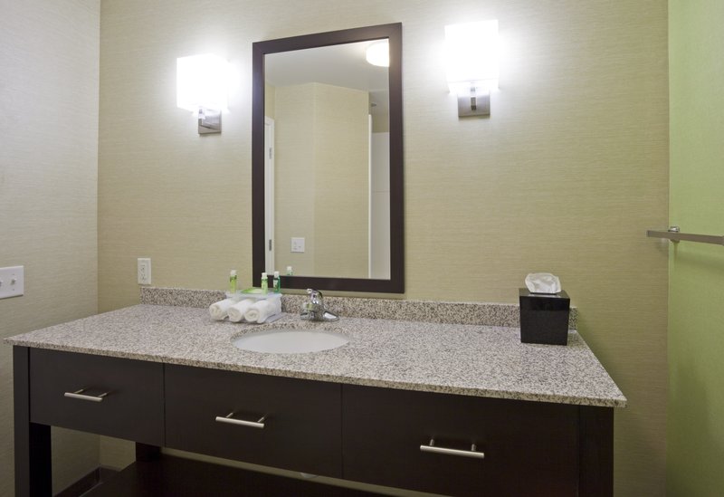 HOLIDAY INN EXPRESS ROGERS