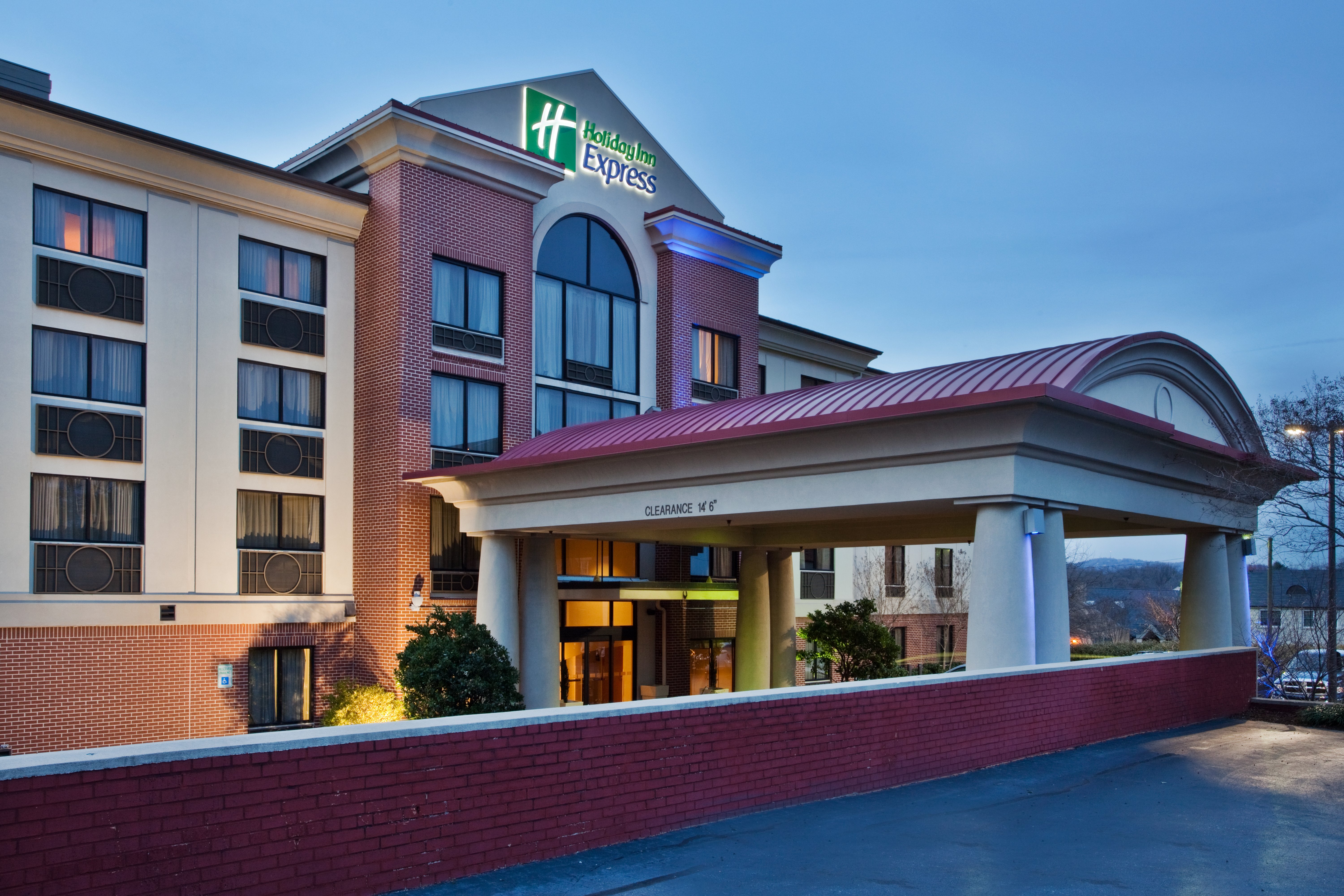 Holiday Inn Express & Suites