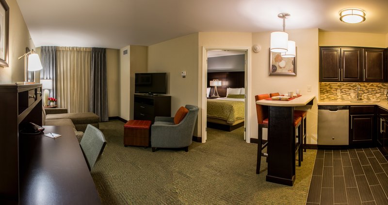 1 BDRM SUITE 1 KING NONSMOKE