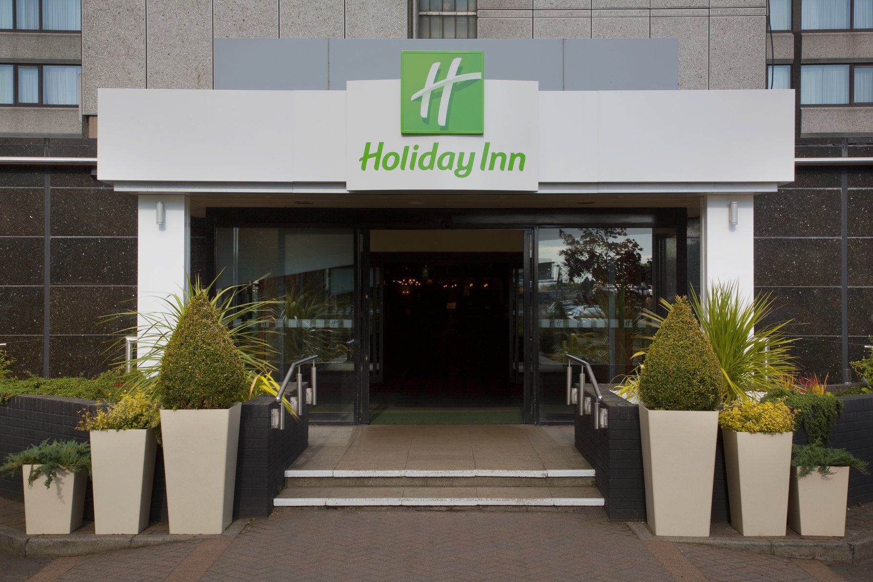 Holiday Inn Express Glasgow Airport, an IHG Hotel | Qantas Hotels Holiday Inn Express Glasgow Airport, an IHG Hotel