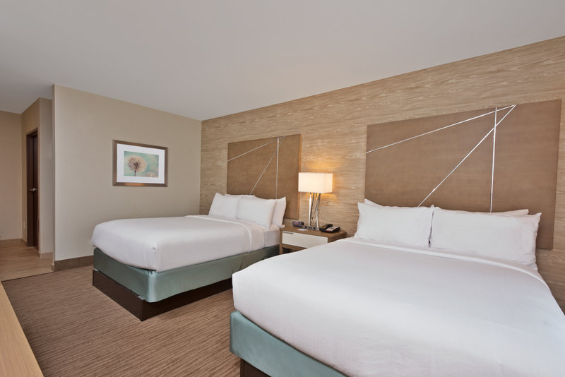 TWO QUEEN BEDS NONSMOKE