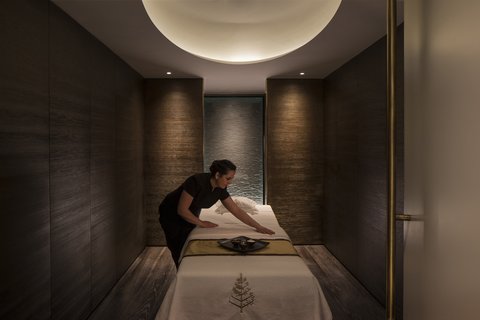FSTen Trinity Square Spa Treatment Room