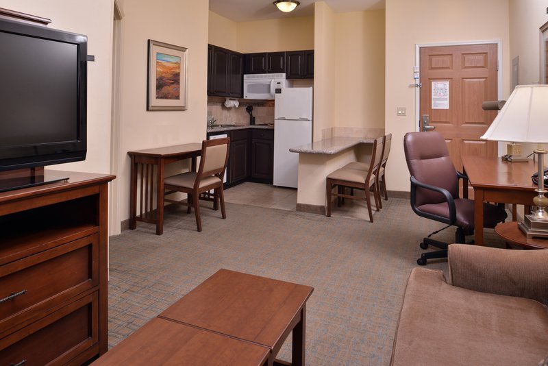 1 BEDROOM SUITE 1 KING NONSMOKING