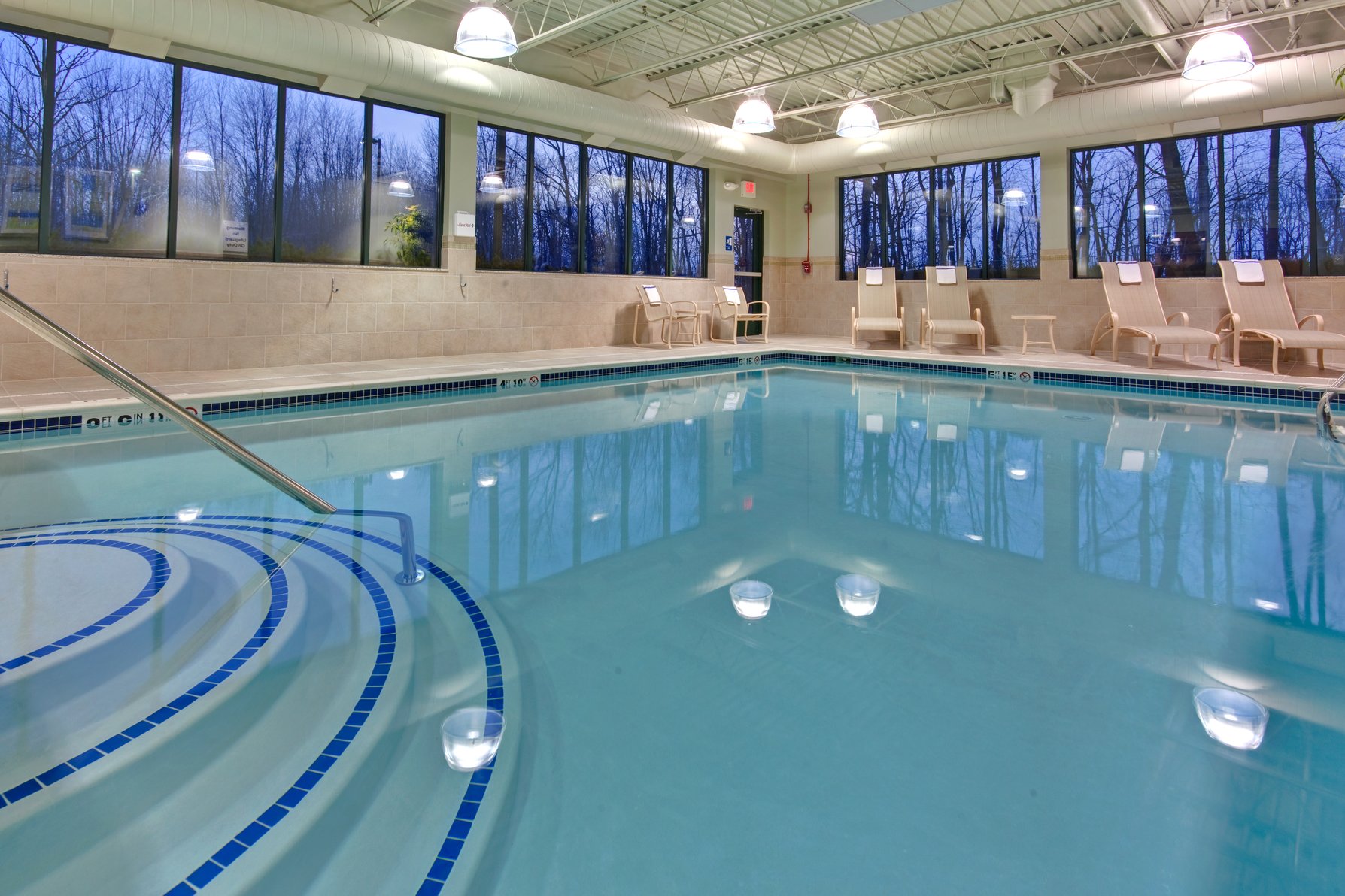 Perfect get away indoor swiming area with a great view of nature