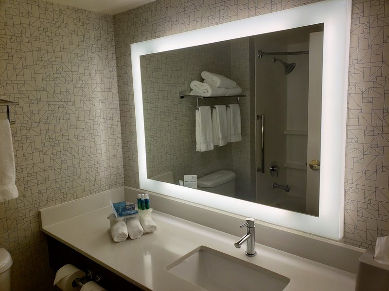 HOLIDAY INN EXPRESS HILLSBORO