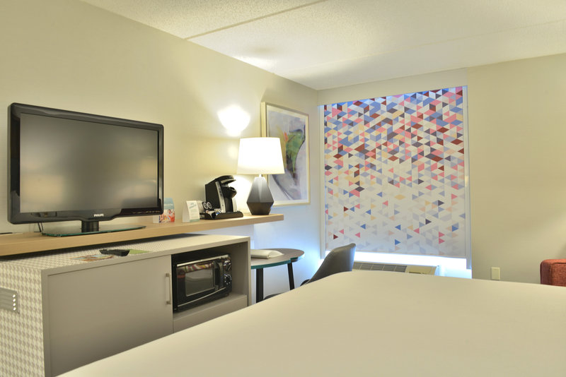 HOLIDAY INN MARKETPLACE