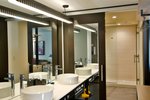 1 Bedroom Suite, 1 King, Sofa bed, City view, Corner room