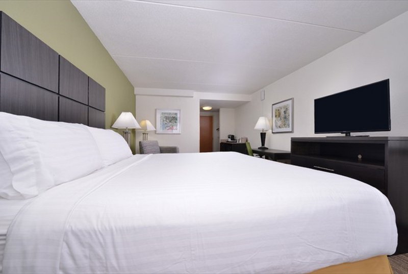 HOLIDAY INN EX STE MOORESVILLE