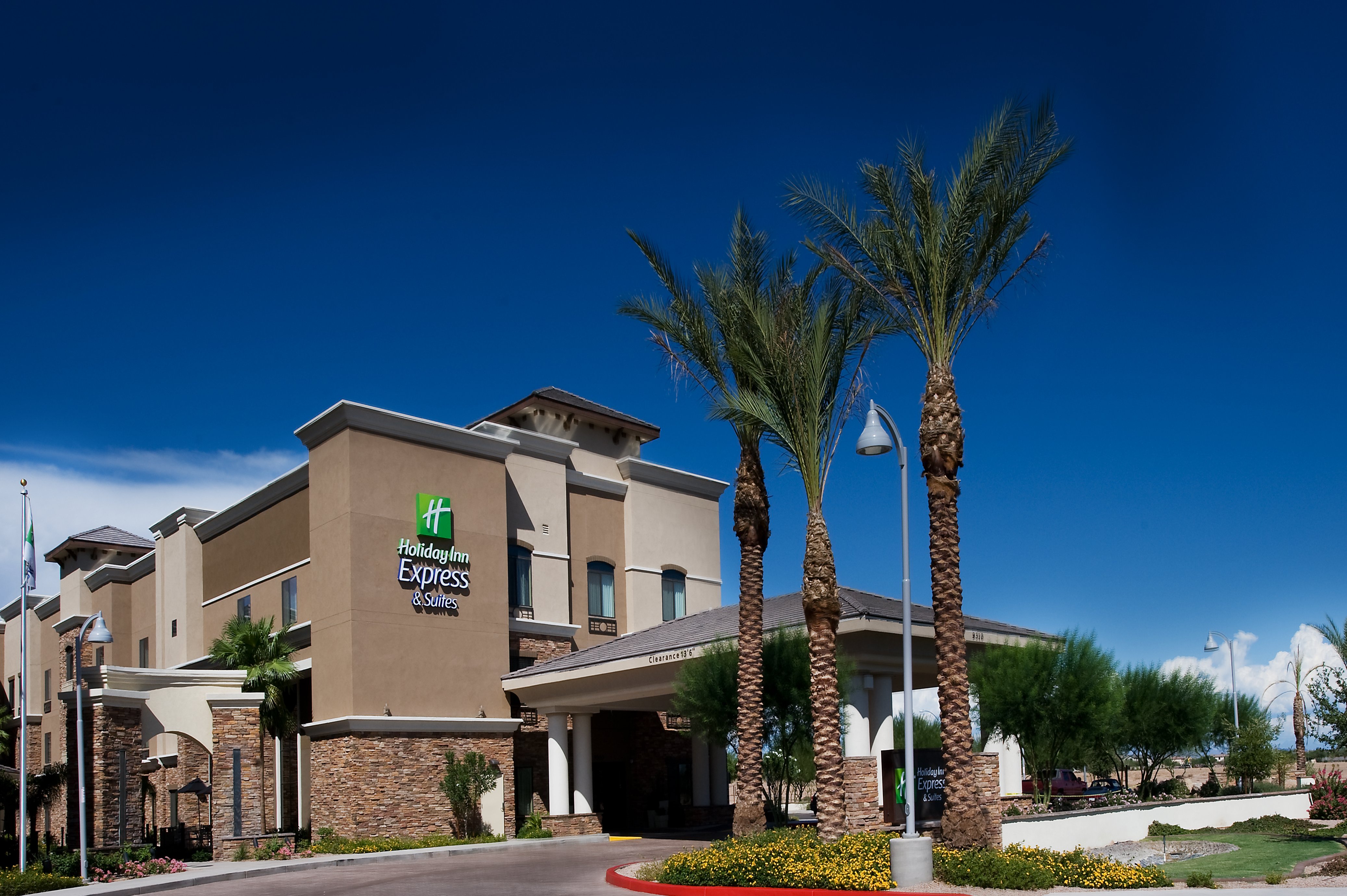 Holiday Inn Express & Suites Phoenix