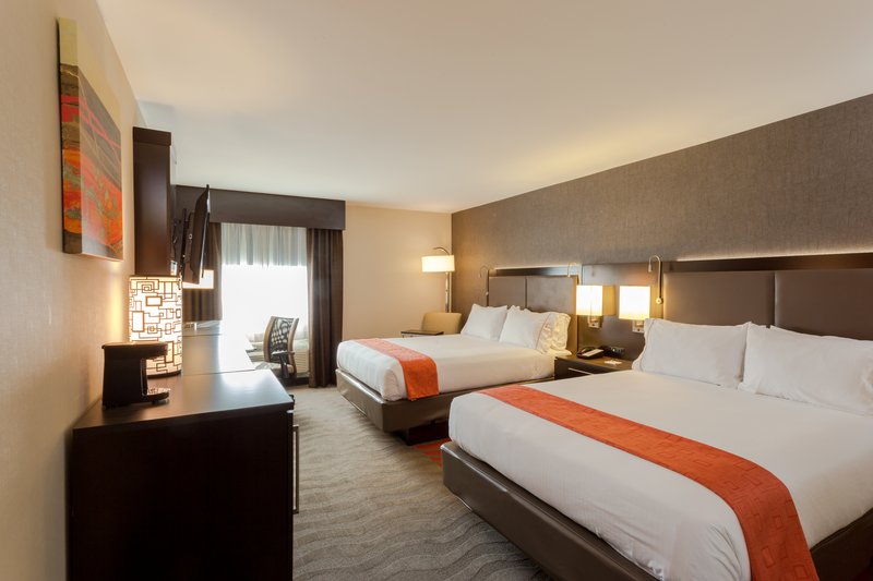 TWO QUEEN BEDS NONSMOKE