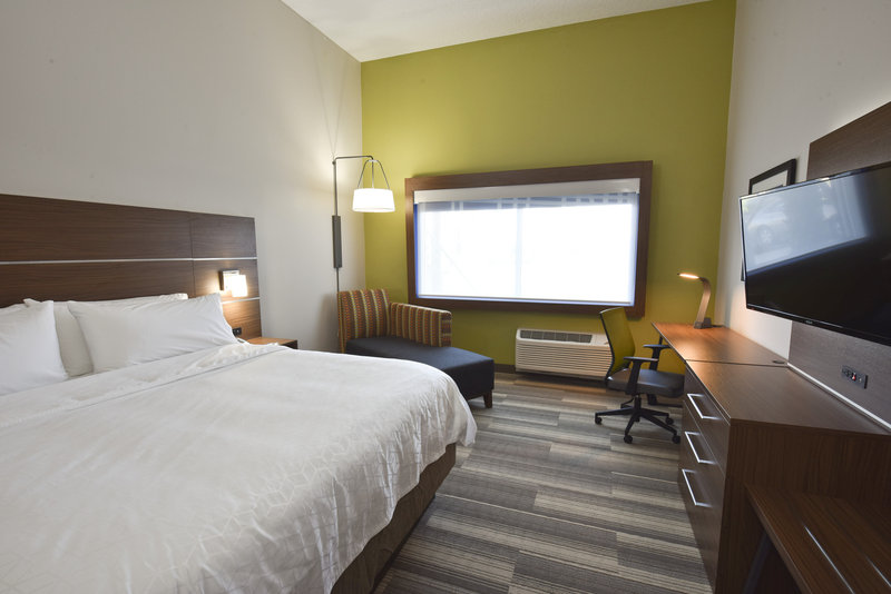 Holiday Inn Express and Suites Orlando Southeast