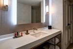 1 Bedroom Larger Suite, 1 King
