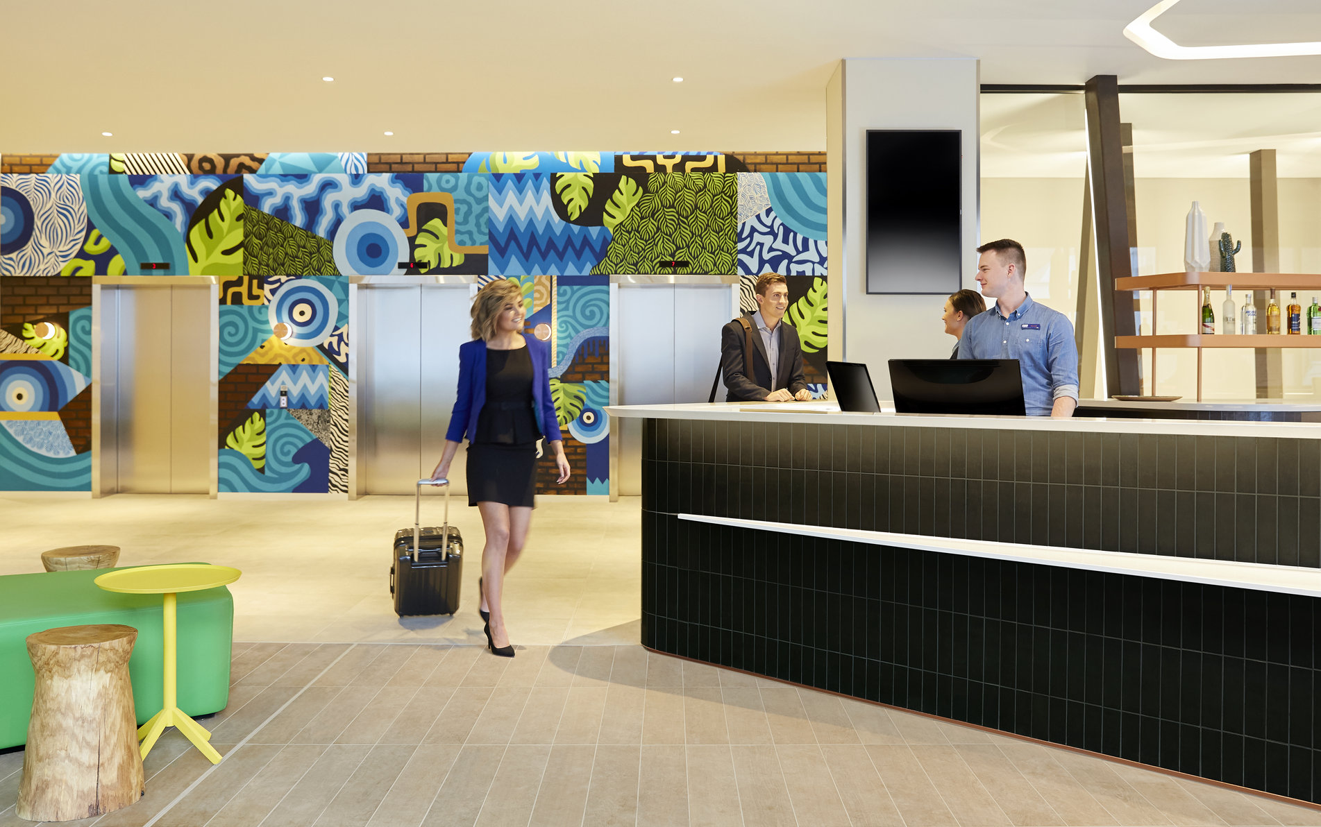 Holiday Inn Express Adelaide City Centre, an IHG Hotel - Front Desk