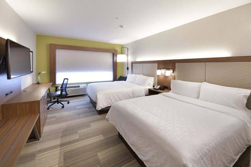 TWO QUEEN BEDS NONSMOKE
