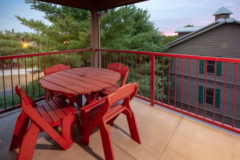 2 BDRM VILLA LODGE WITH 2 QUEEN BEDS