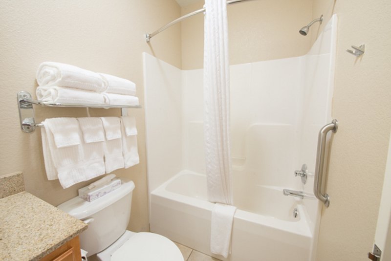 CANDLEWOOD SUITES BISMARCK