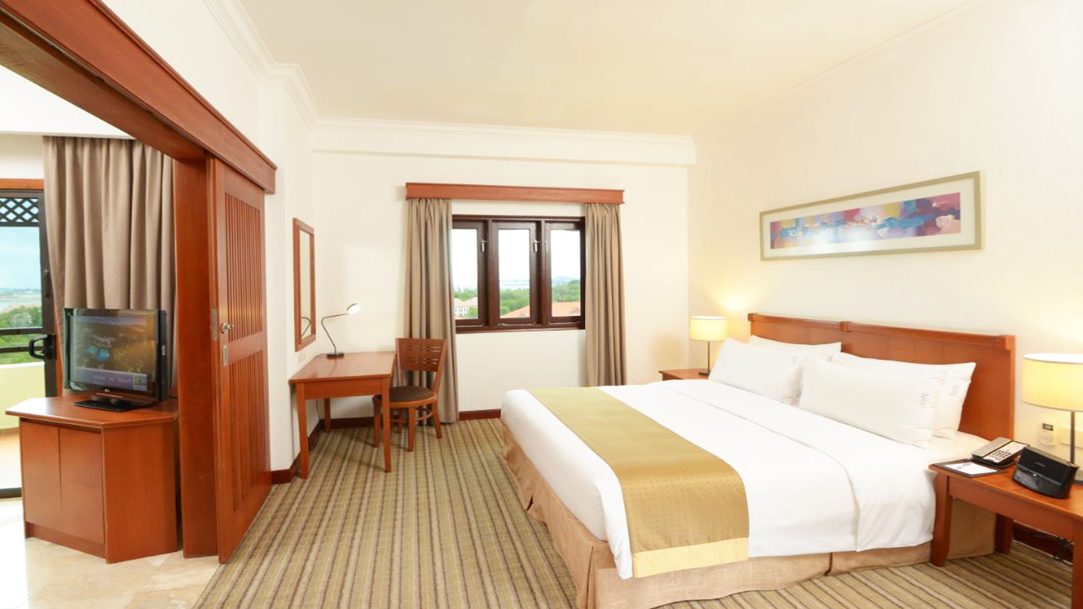 Holiday Inn Resort Batam Room Type - 1 Bedroom Suite 1 King Smoking Holiday Inn Resort Batam Room Type - 1 Bedroom Suite 1 King Smoking
