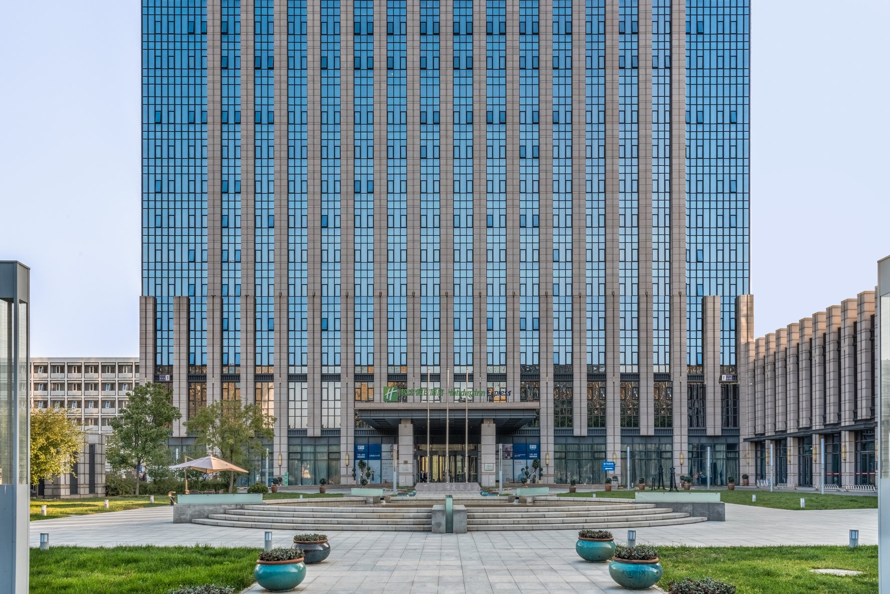 Hotel Exterior 