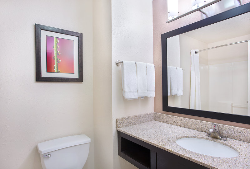 HOLIDAY INN EXP SUITES MURPHY