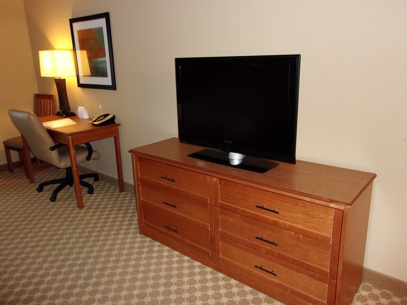 TWO QUEEN BEDS NONSMOKE