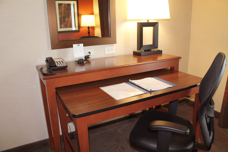 Holiday Inn Express Hotel & Suites PADUCAH WEST