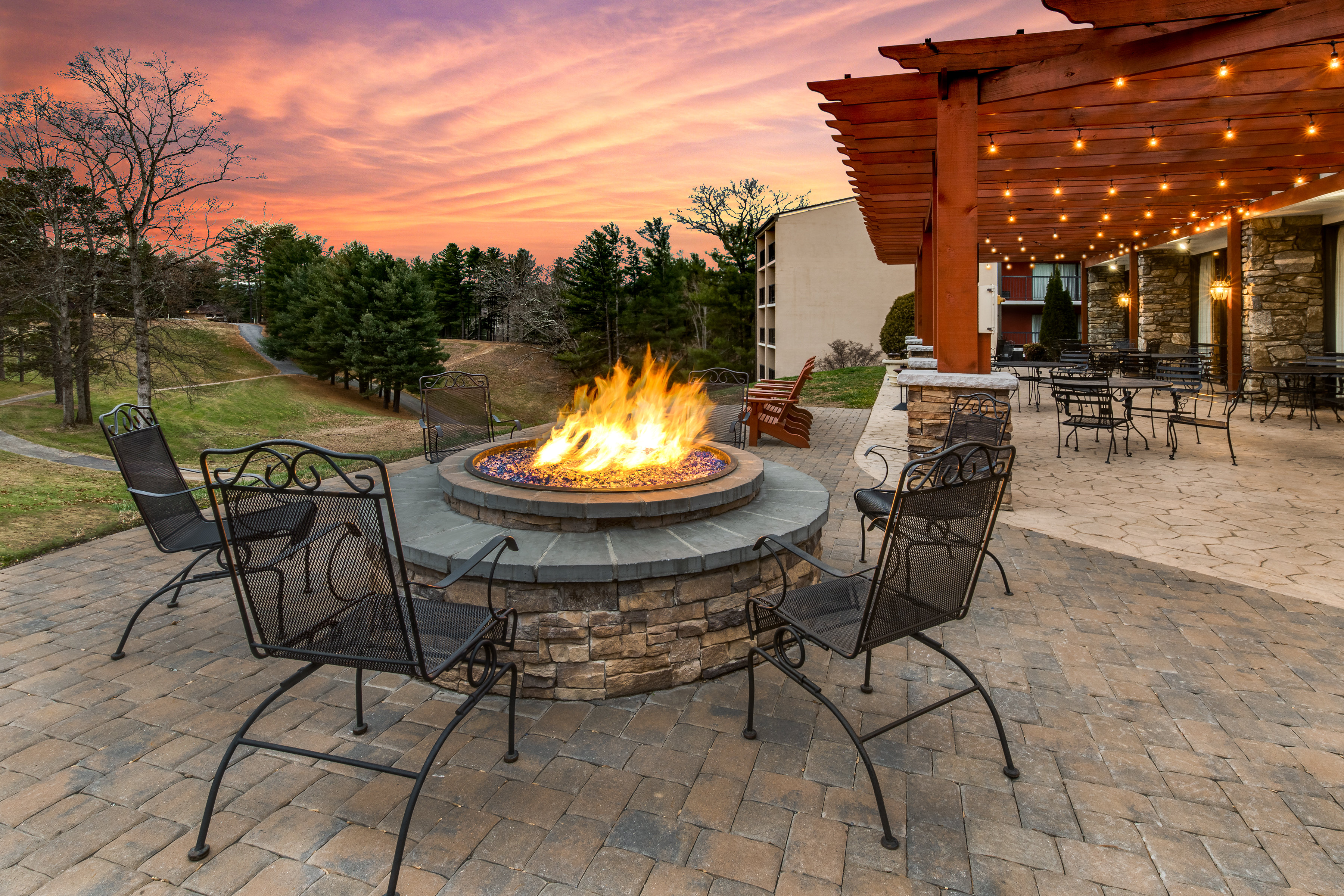 Crowne Plaza Asheville Tennis and Golf Resort
