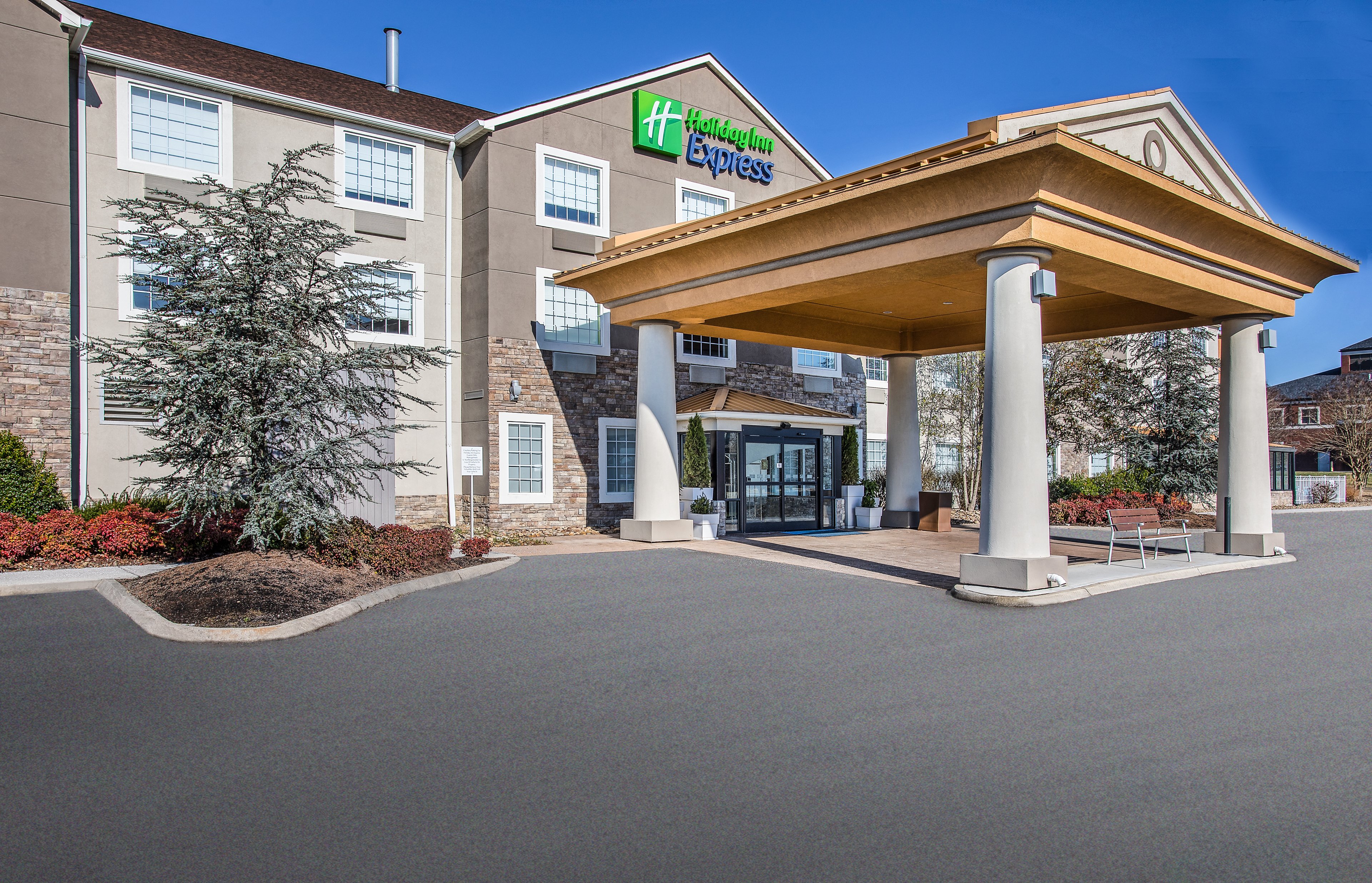 Holiday Inn Express Knoxville Airport